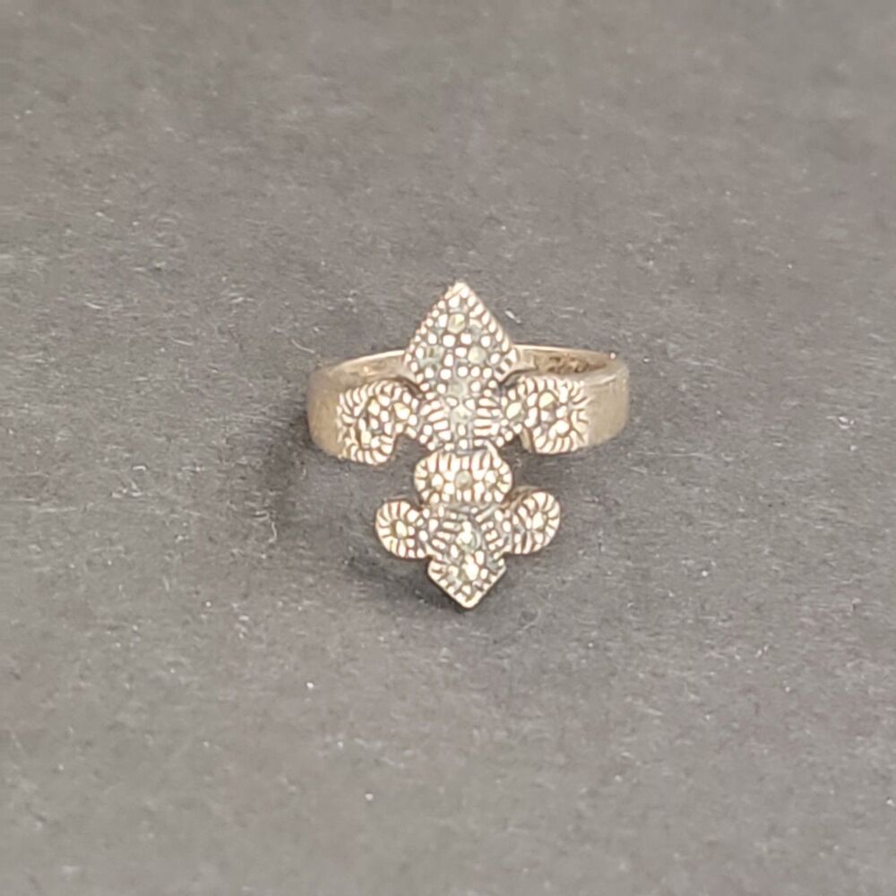 925 Sterling Silver Gothic Fleur de Lis Ring Size 6